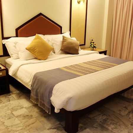 Seeharaj Hotel Uttaradit Kültér fotó