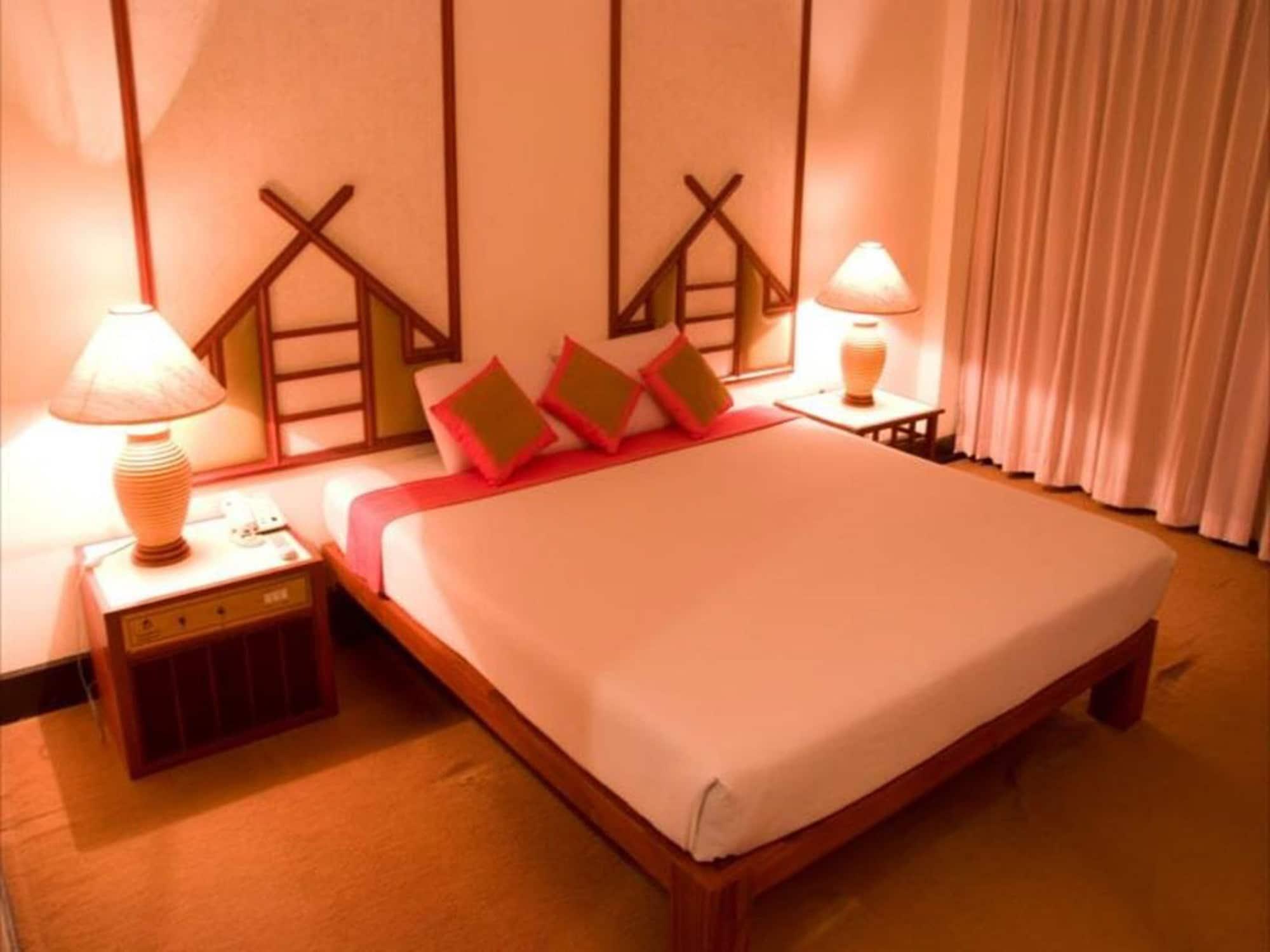 Seeharaj Hotel Uttaradit Kültér fotó