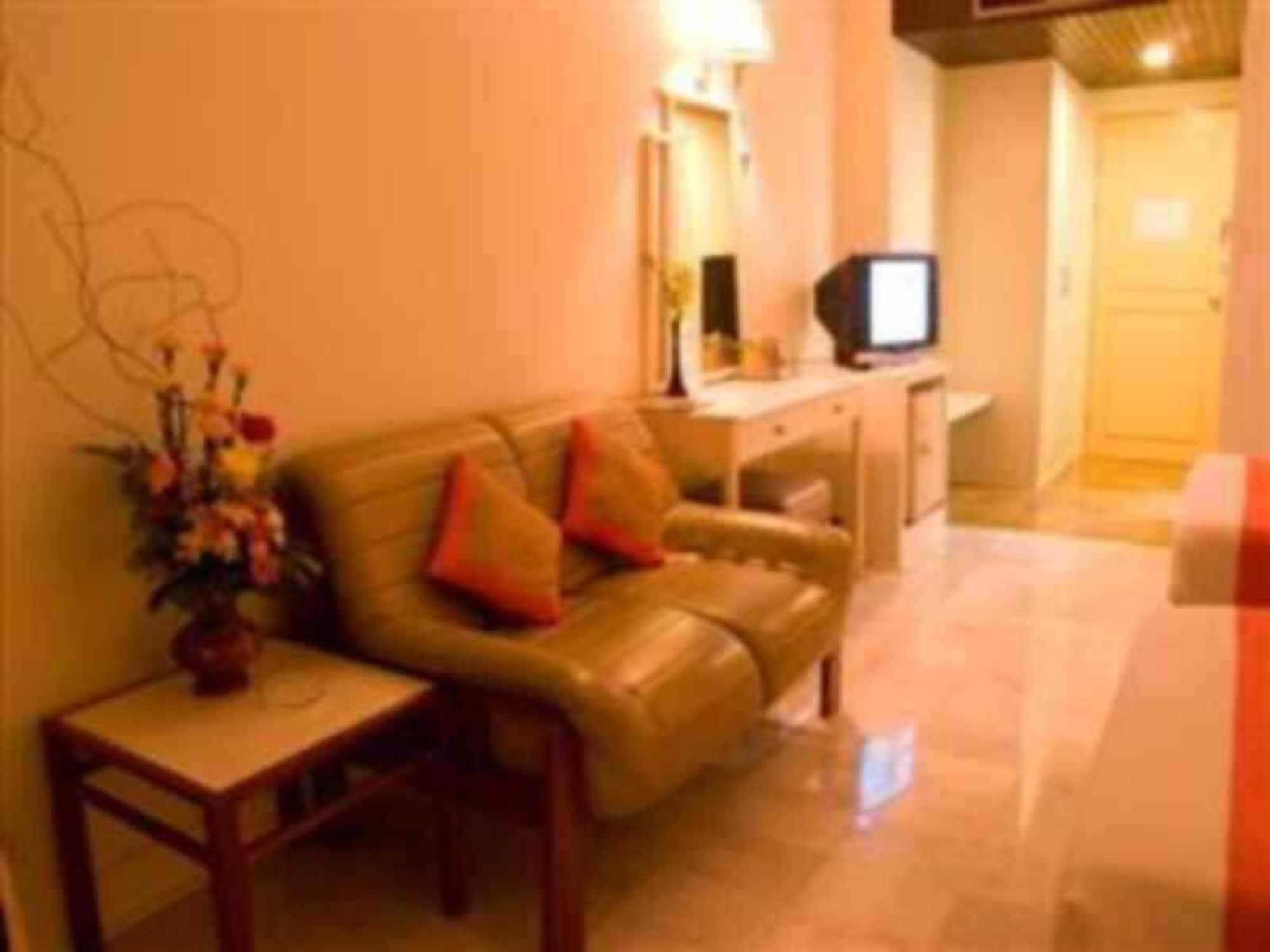 Seeharaj Hotel Uttaradit Kültér fotó