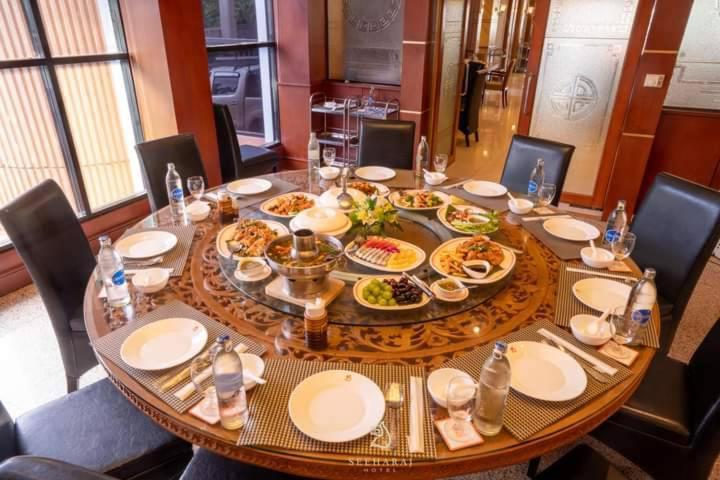 Seeharaj Hotel Uttaradit Kültér fotó