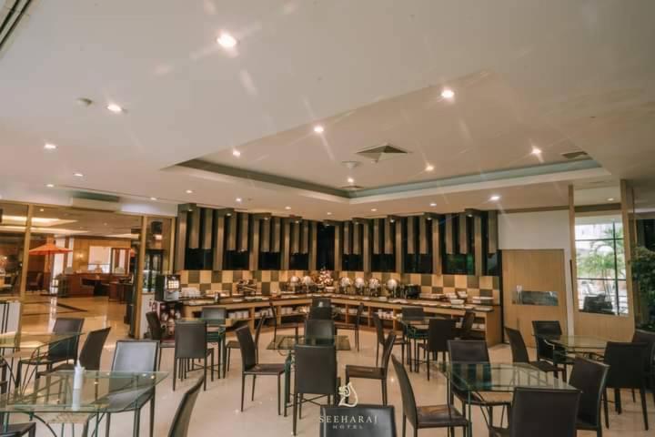 Seeharaj Hotel Uttaradit Kültér fotó
