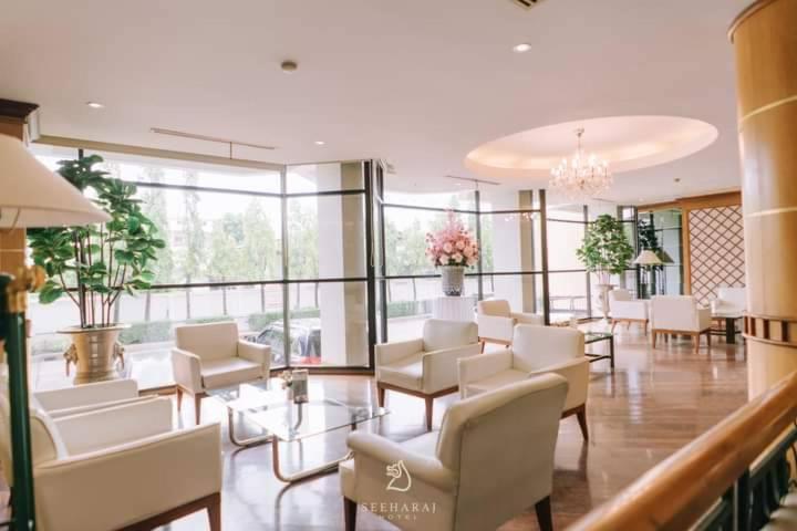 Seeharaj Hotel Uttaradit Kültér fotó