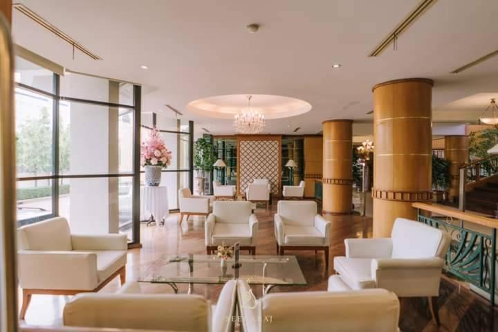 Seeharaj Hotel Uttaradit Kültér fotó