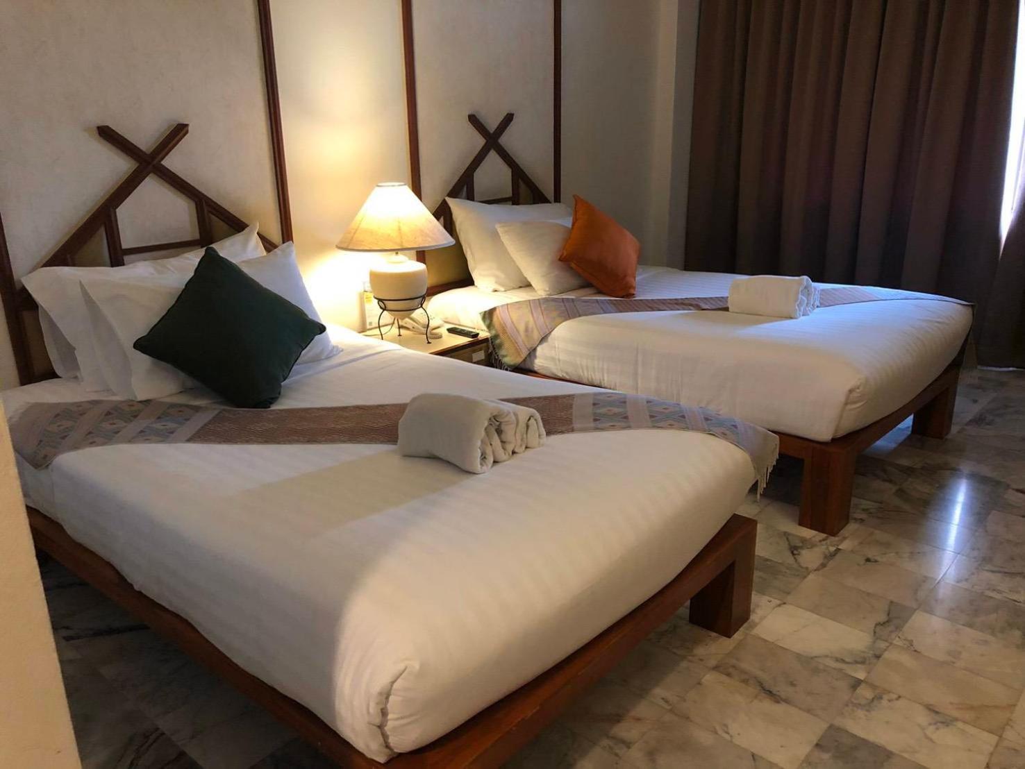 Seeharaj Hotel Uttaradit Kültér fotó