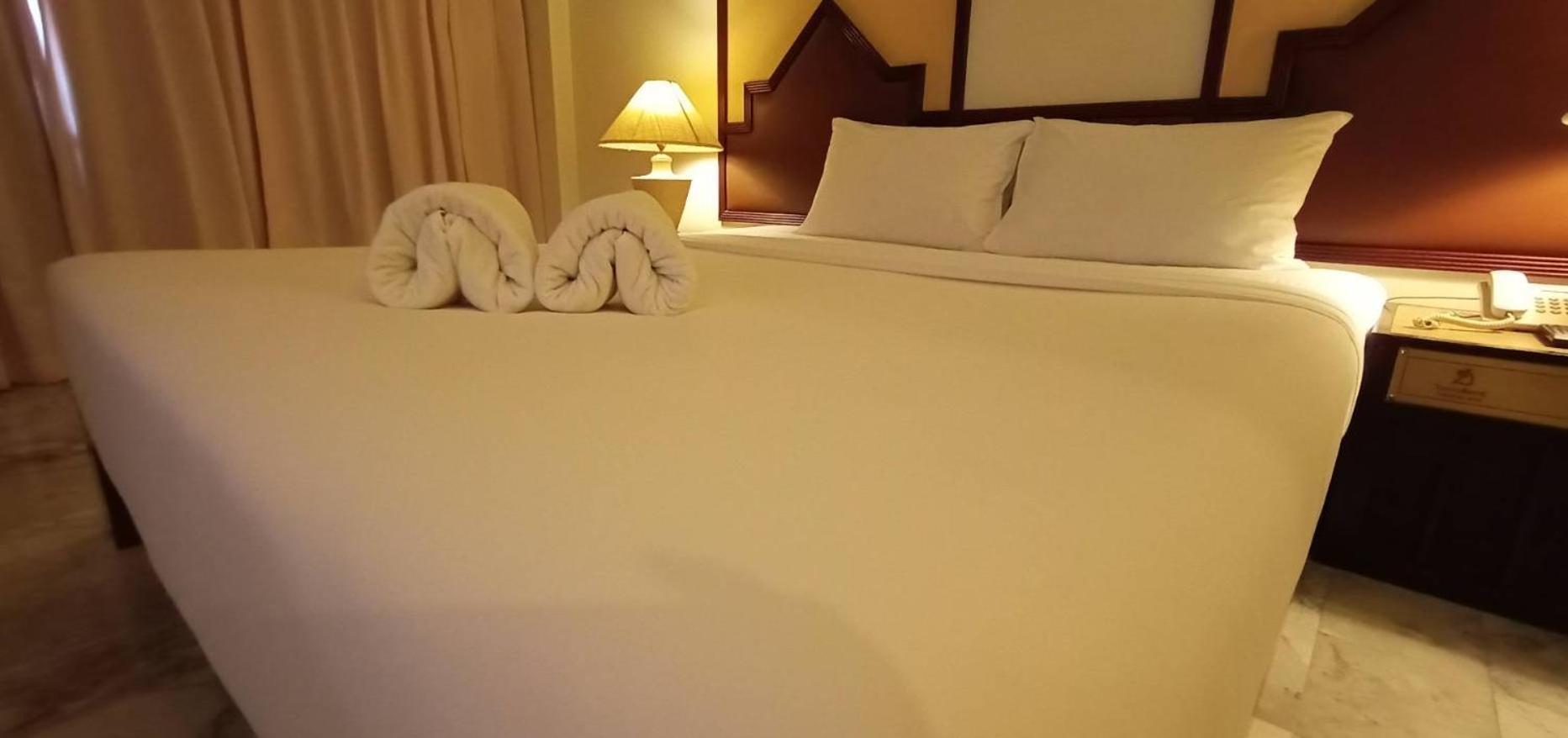 Seeharaj Hotel Uttaradit Kültér fotó