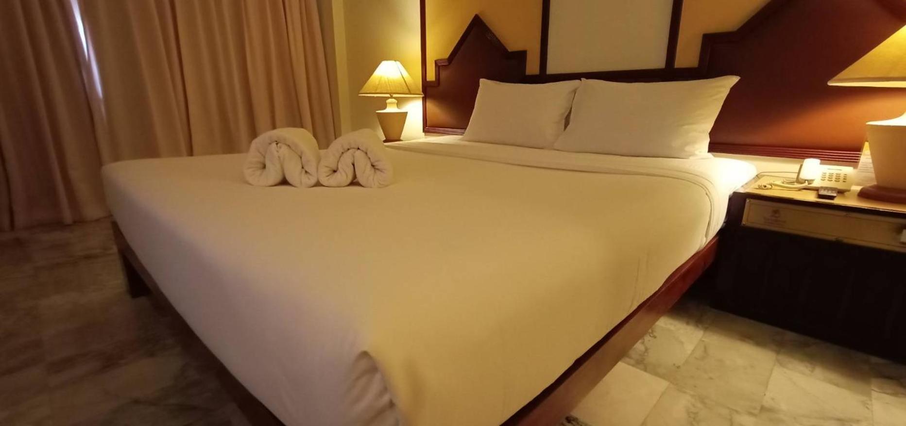 Seeharaj Hotel Uttaradit Kültér fotó
