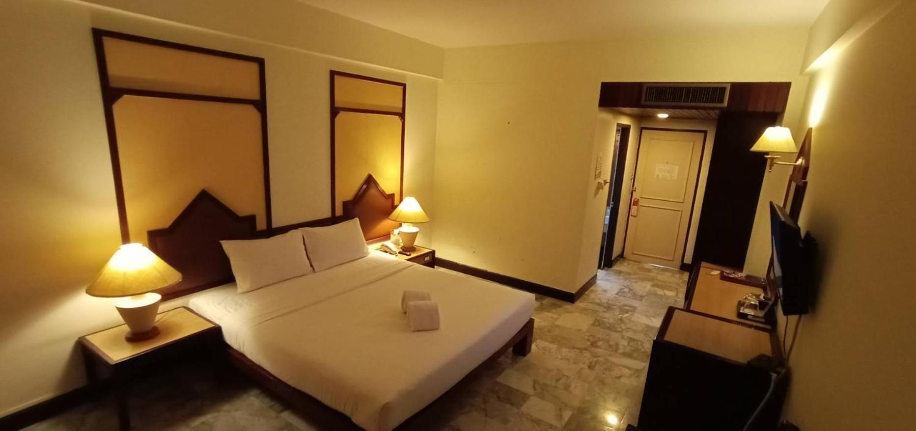 Seeharaj Hotel Uttaradit Kültér fotó