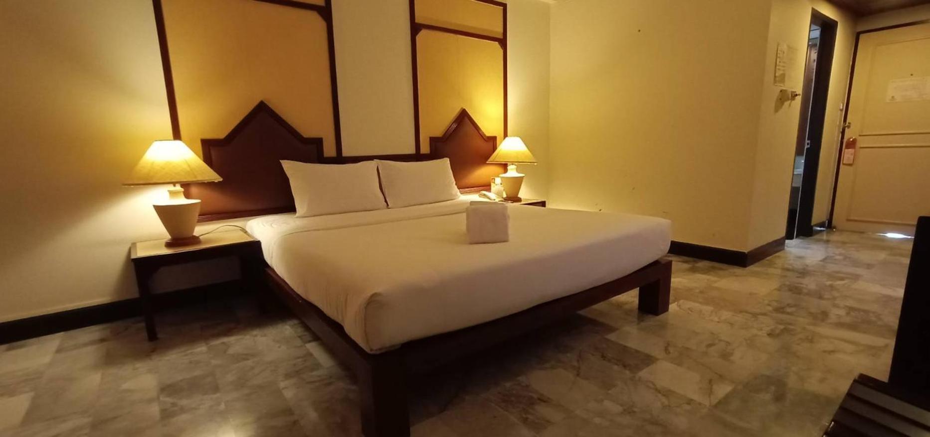 Seeharaj Hotel Uttaradit Kültér fotó