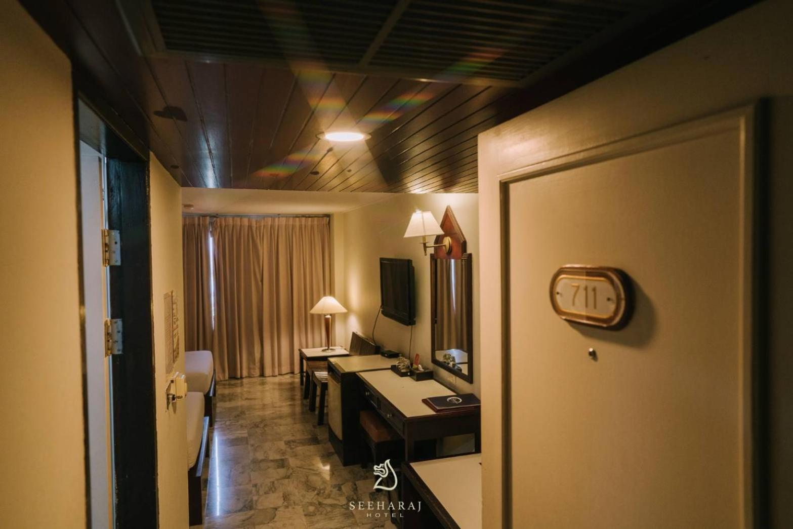 Seeharaj Hotel Uttaradit Kültér fotó