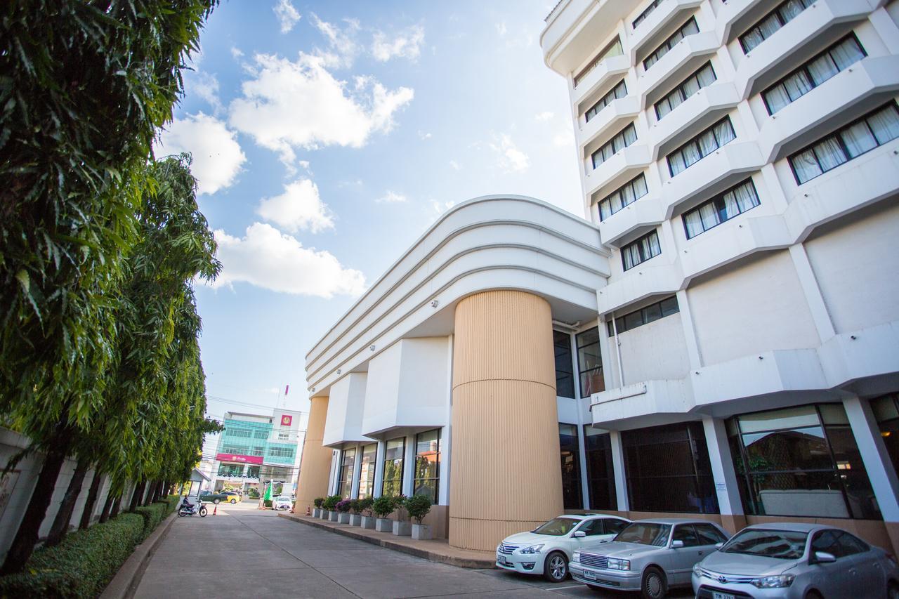 Seeharaj Hotel Uttaradit Kültér fotó