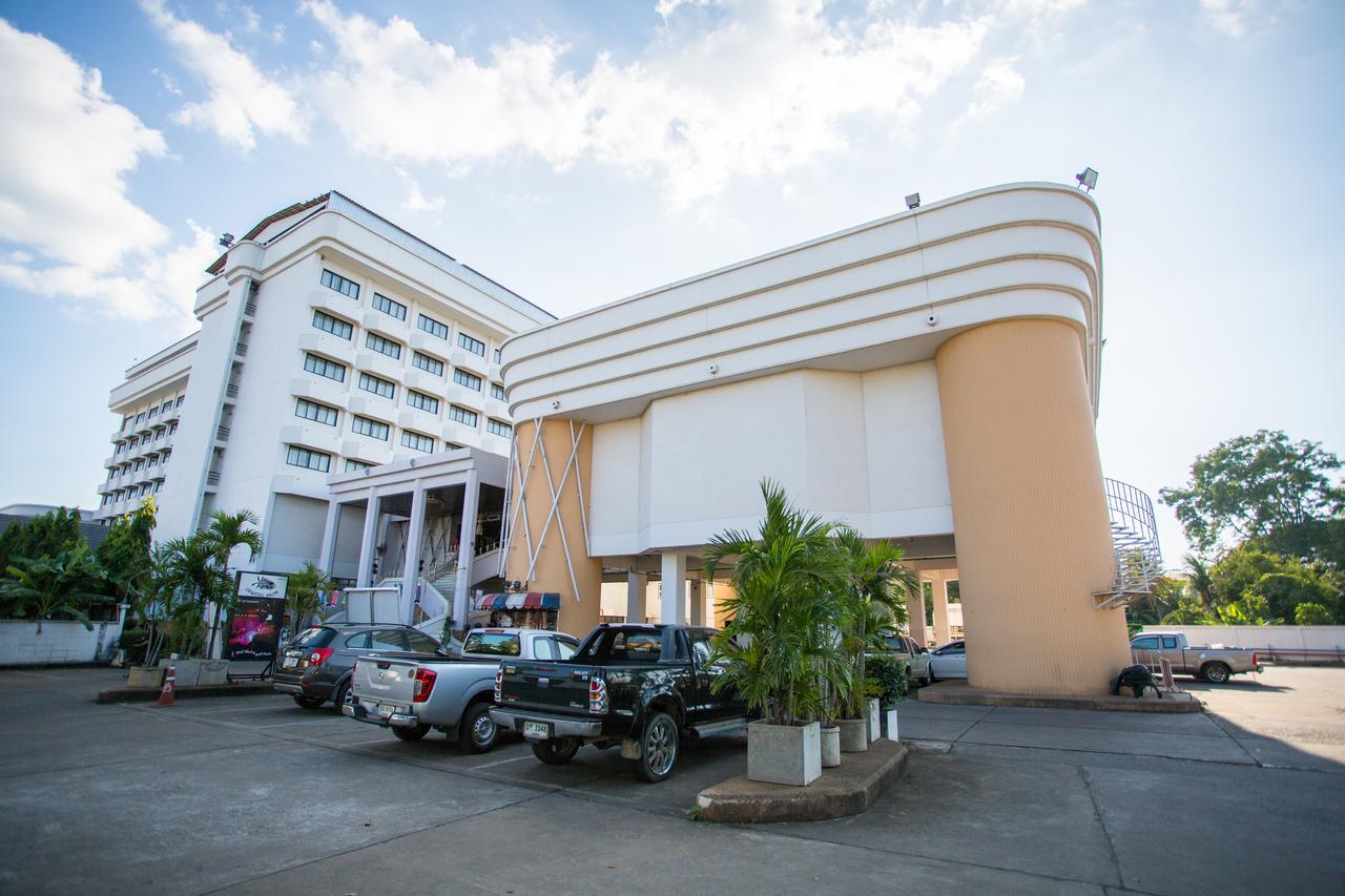 Seeharaj Hotel Uttaradit Kültér fotó
