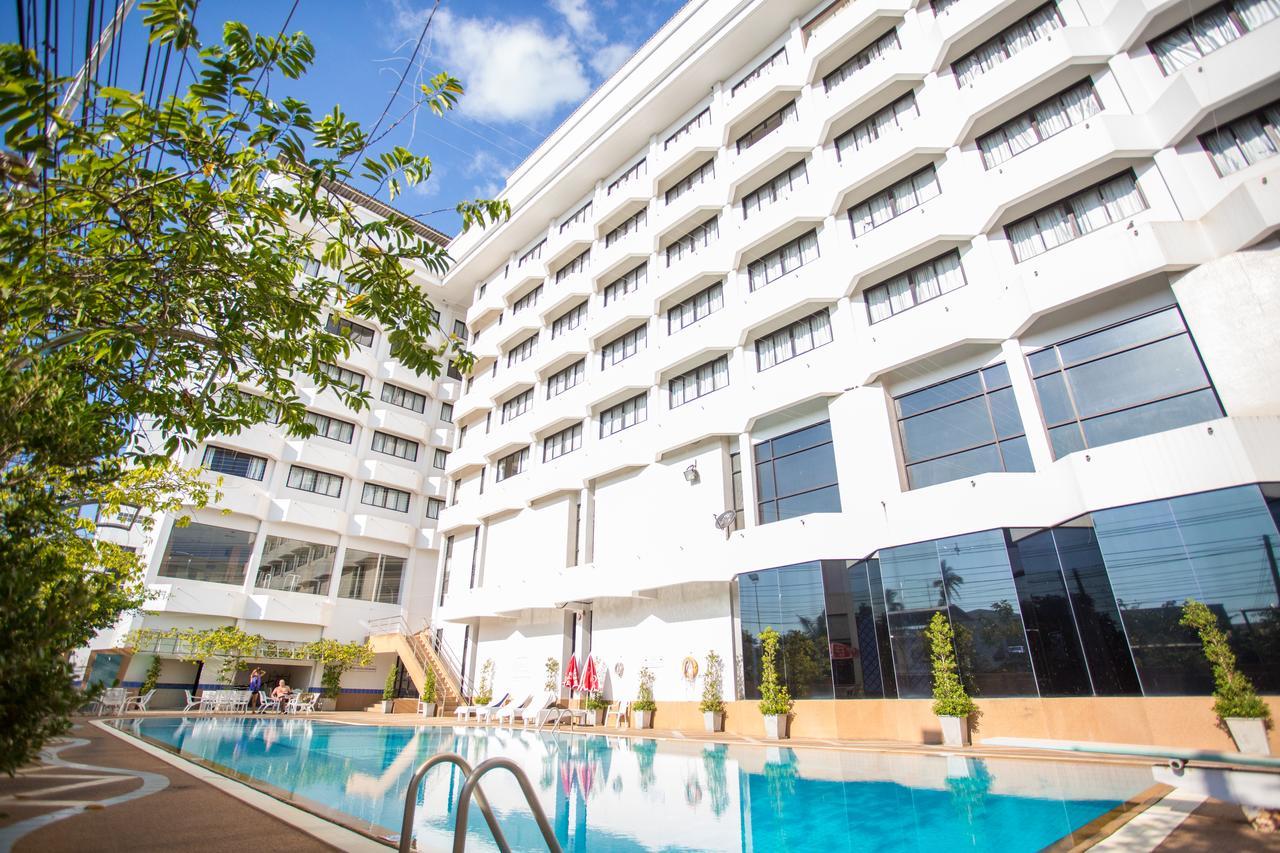 Seeharaj Hotel Uttaradit Kültér fotó