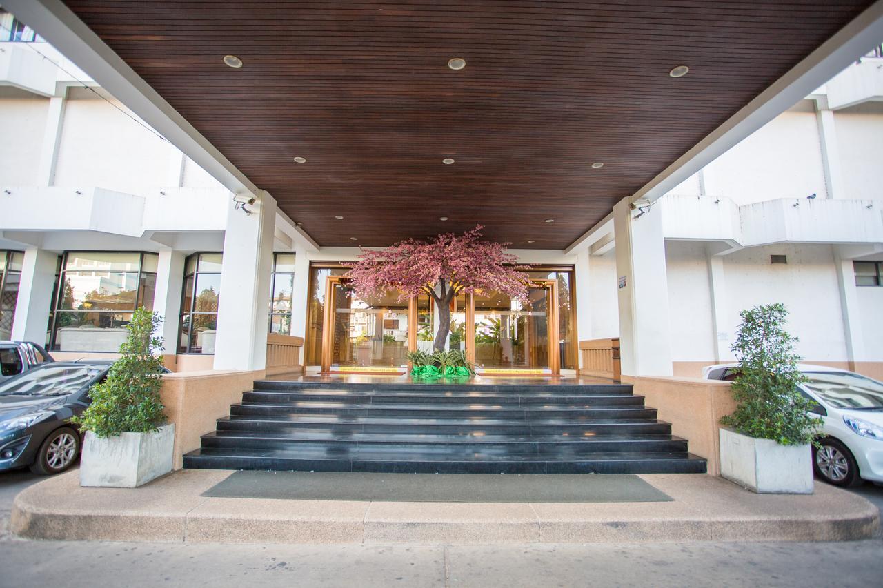 Seeharaj Hotel Uttaradit Kültér fotó